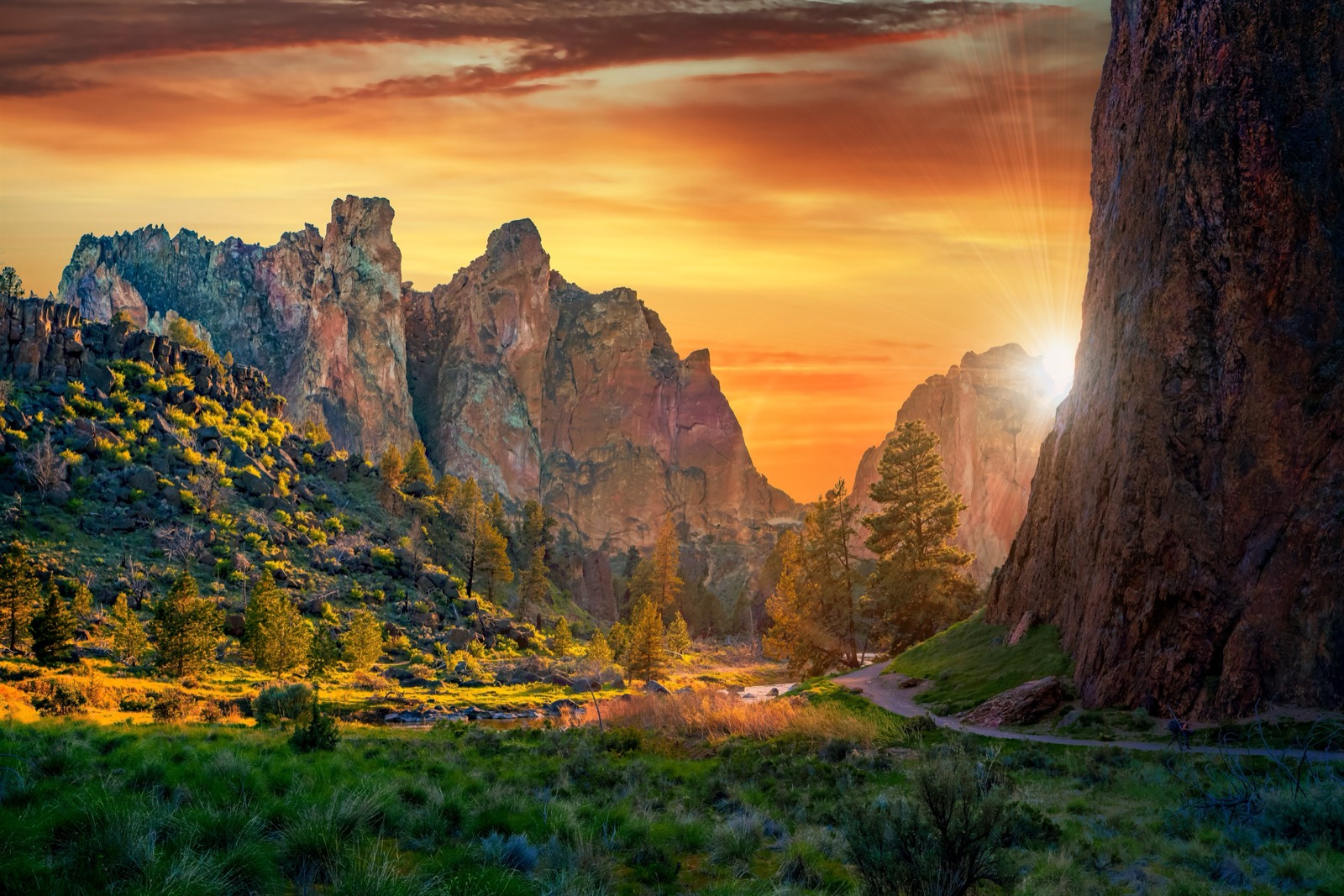 Rock formations and walking trail at Smith Rock State Park